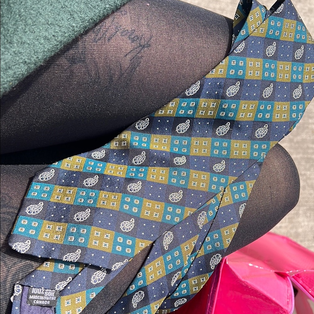 SILK Blue and Yellow Paisley Tie